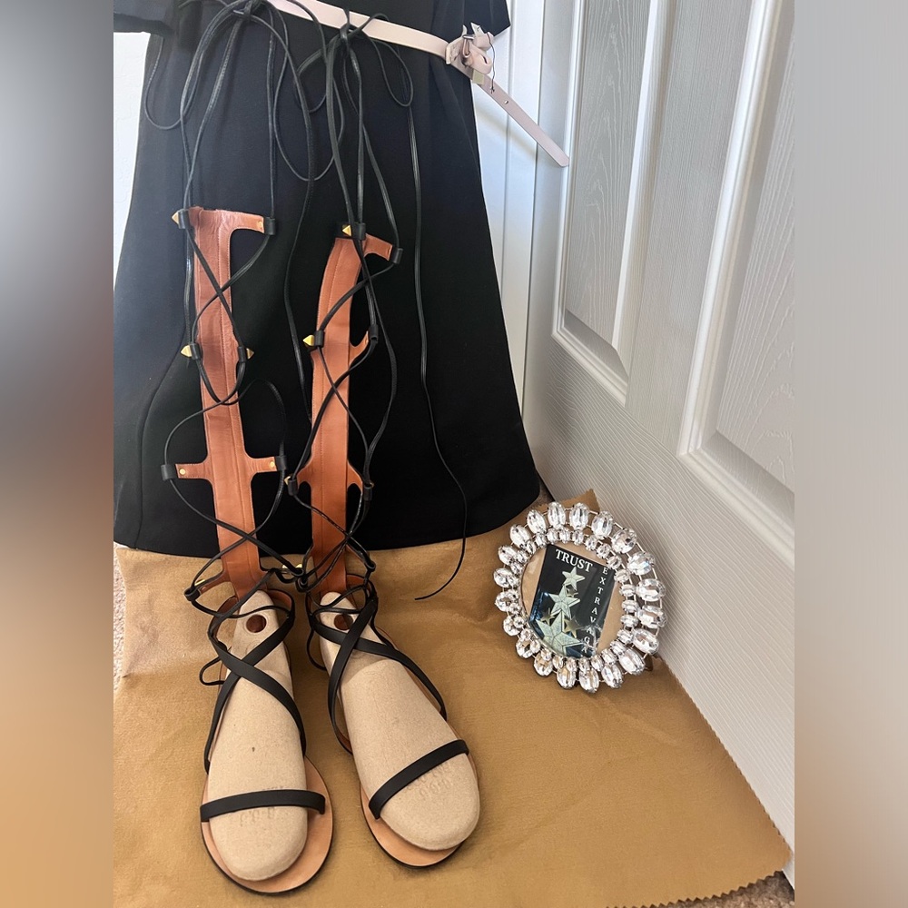 Valentino Garavani Rockstud “Spartan” Sandal Excellent Condition